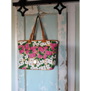 Dooney & Bourke Large Leisure Shopper Leather Tote w Floral & Basketweave Design